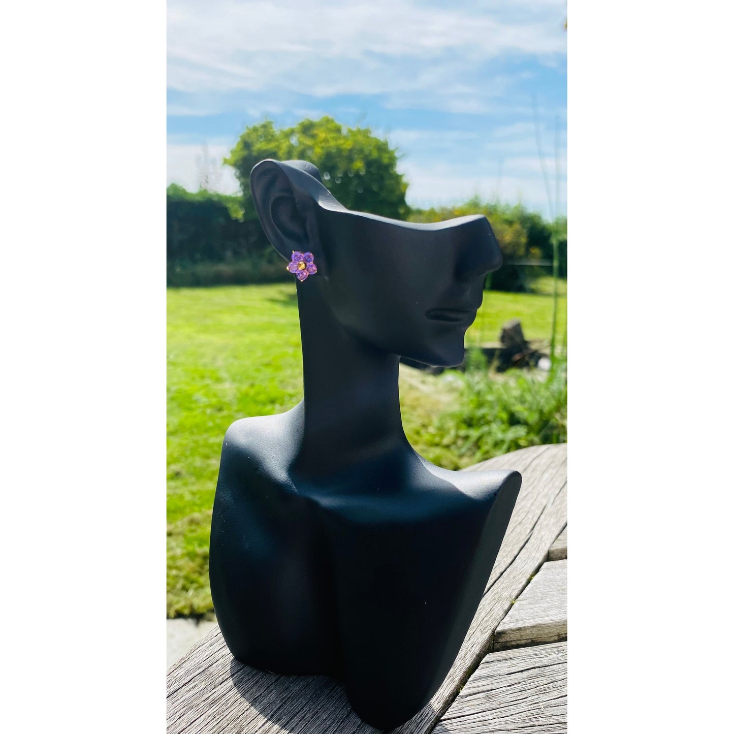 Bijoux Sergent - boucle d'oreille fleur violette en acier inoxydable doré